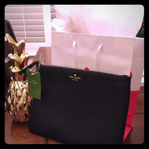 kate spade Handbags - Kate Spade Clutch
